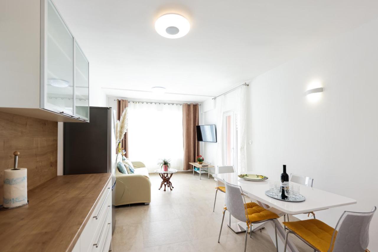 Apartment Puntamika Villa De Rosa - Ground Floor Zadar Extérieur photo