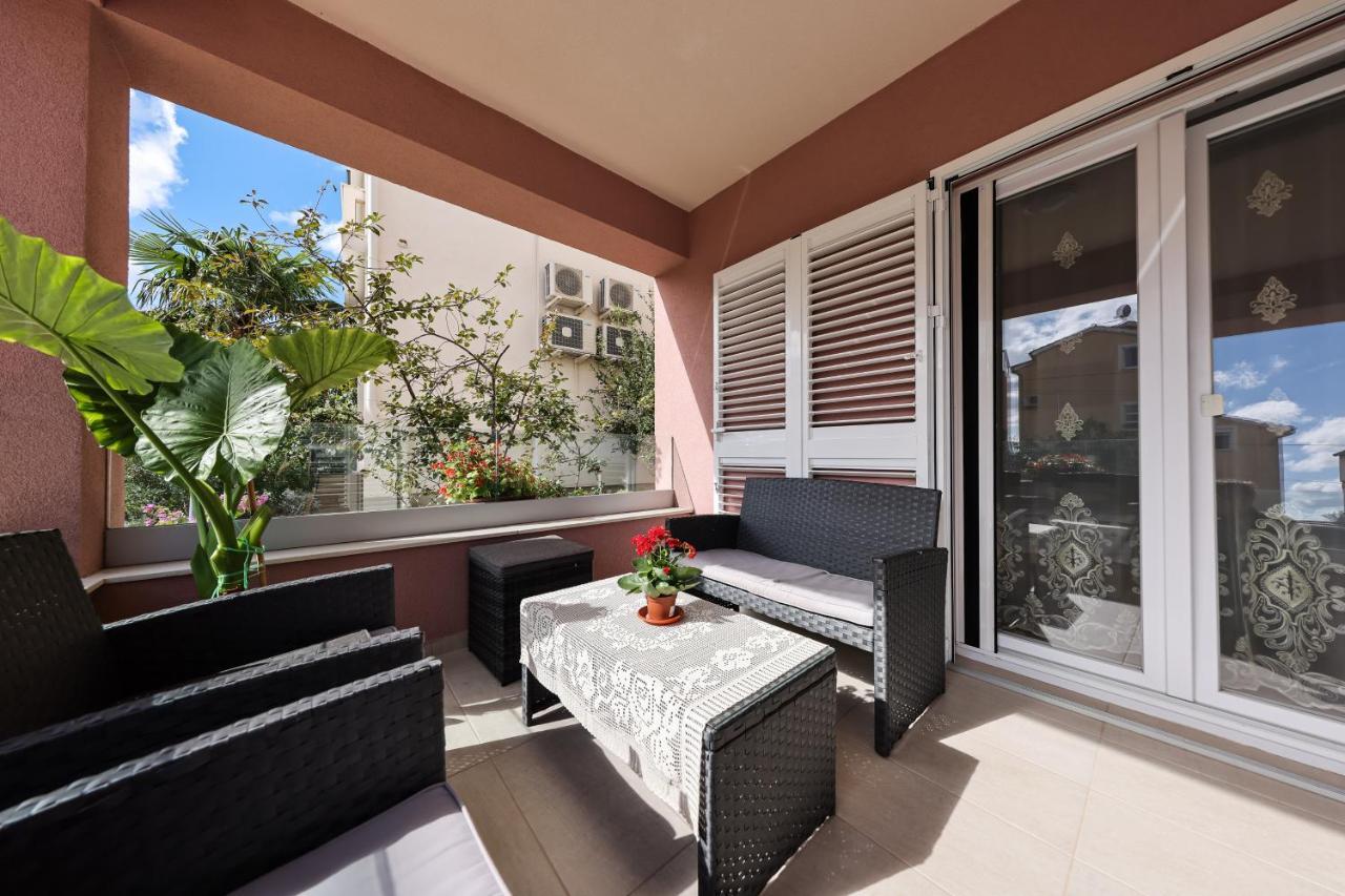 Apartment Puntamika Villa De Rosa - Ground Floor Zadar Extérieur photo